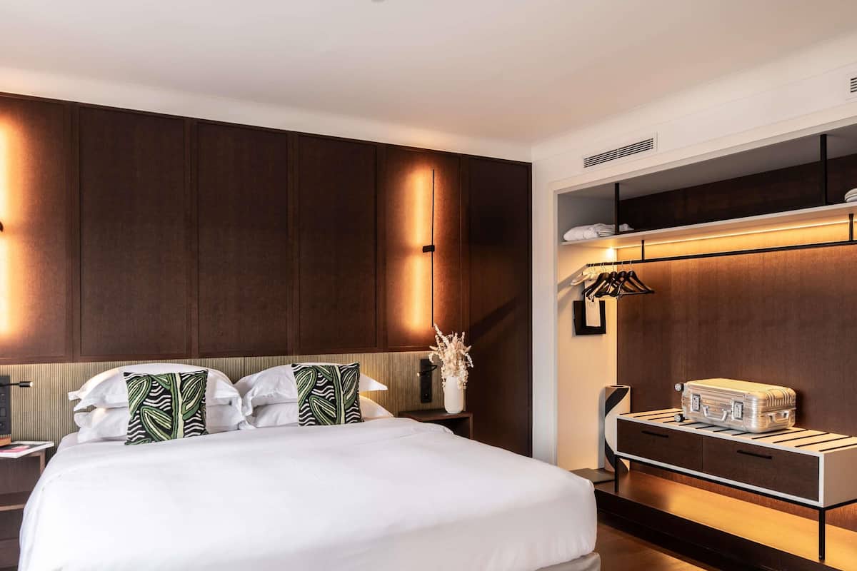 Ropa de cama de alta calidad, cubrecamas y colchones con pillow-top