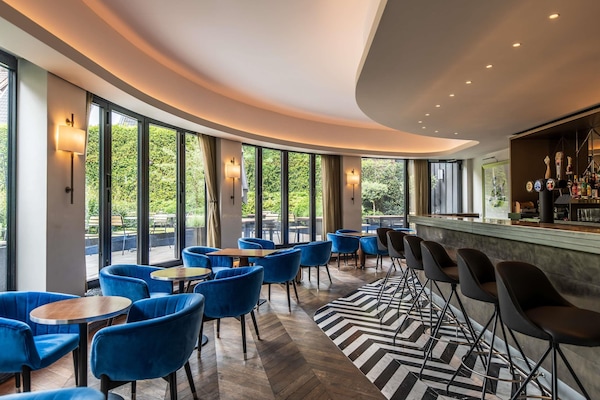 Bar Ă cocktails, vue sur le jardin, ouvert certains jours