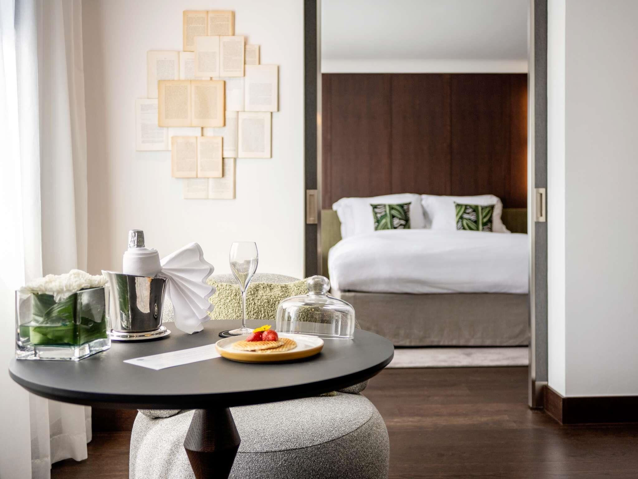 Suite, 1 cama de matrimonio grande, vistas al jardín (Homage Marguerite Yourcenar) | Ropa de cama de alta calidad y edredones de plumas