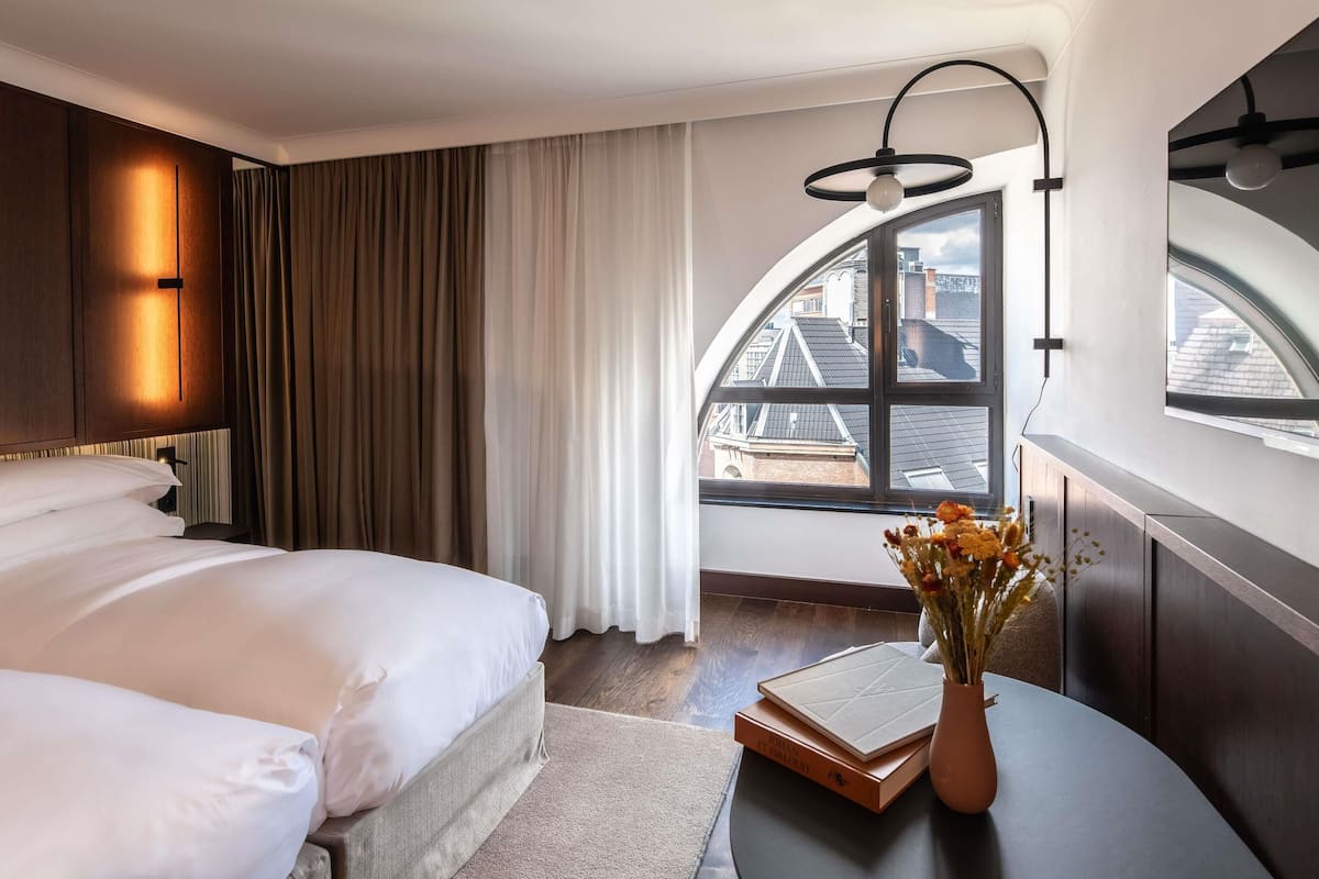 Deluxe Room, 2 Twin Beds with Garden View