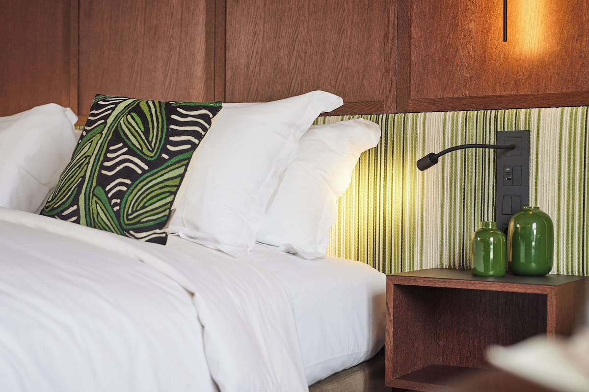 1 quarto, roupas de cama premium, edredons de pluma