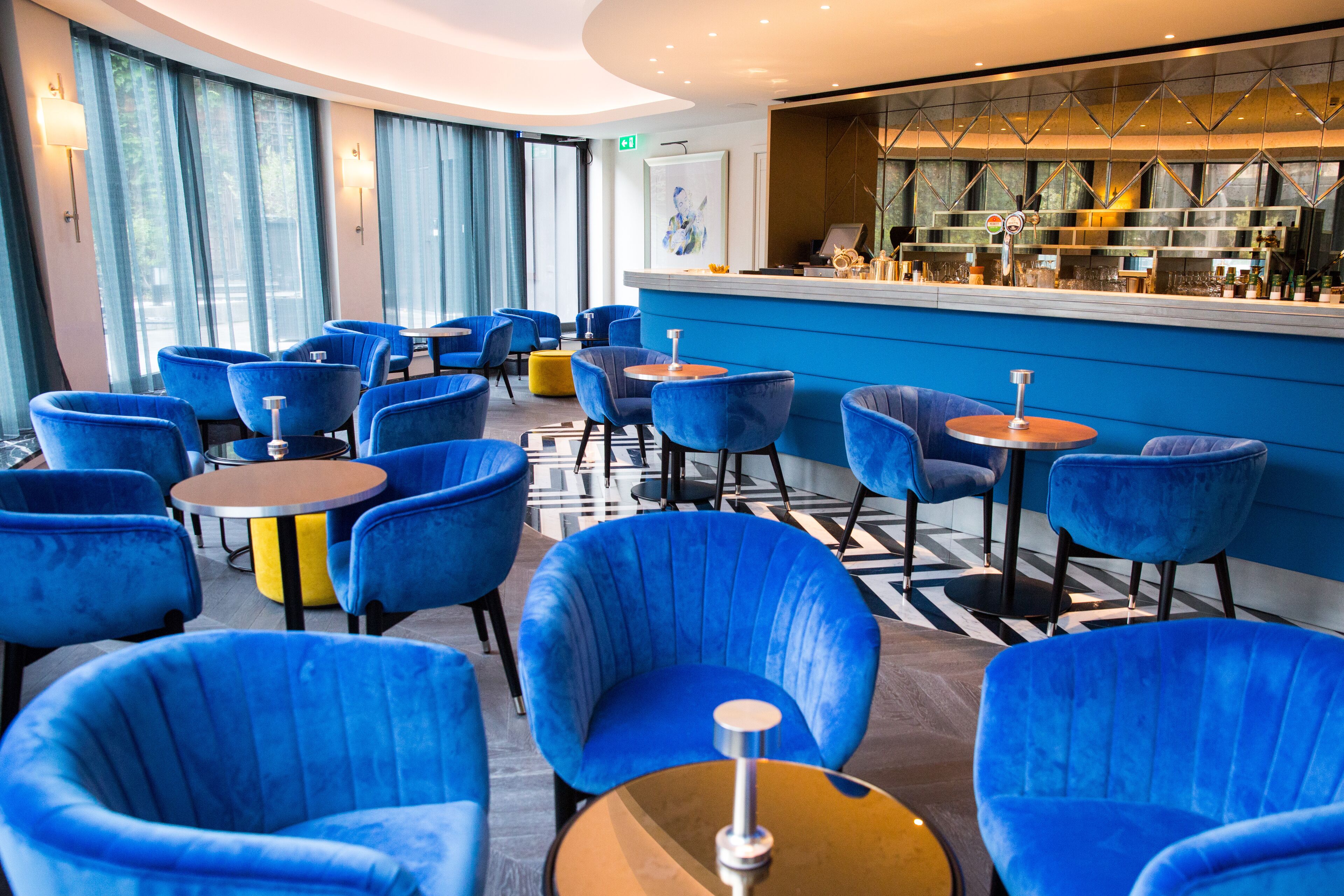 cocktail bar, garden views, open selected days