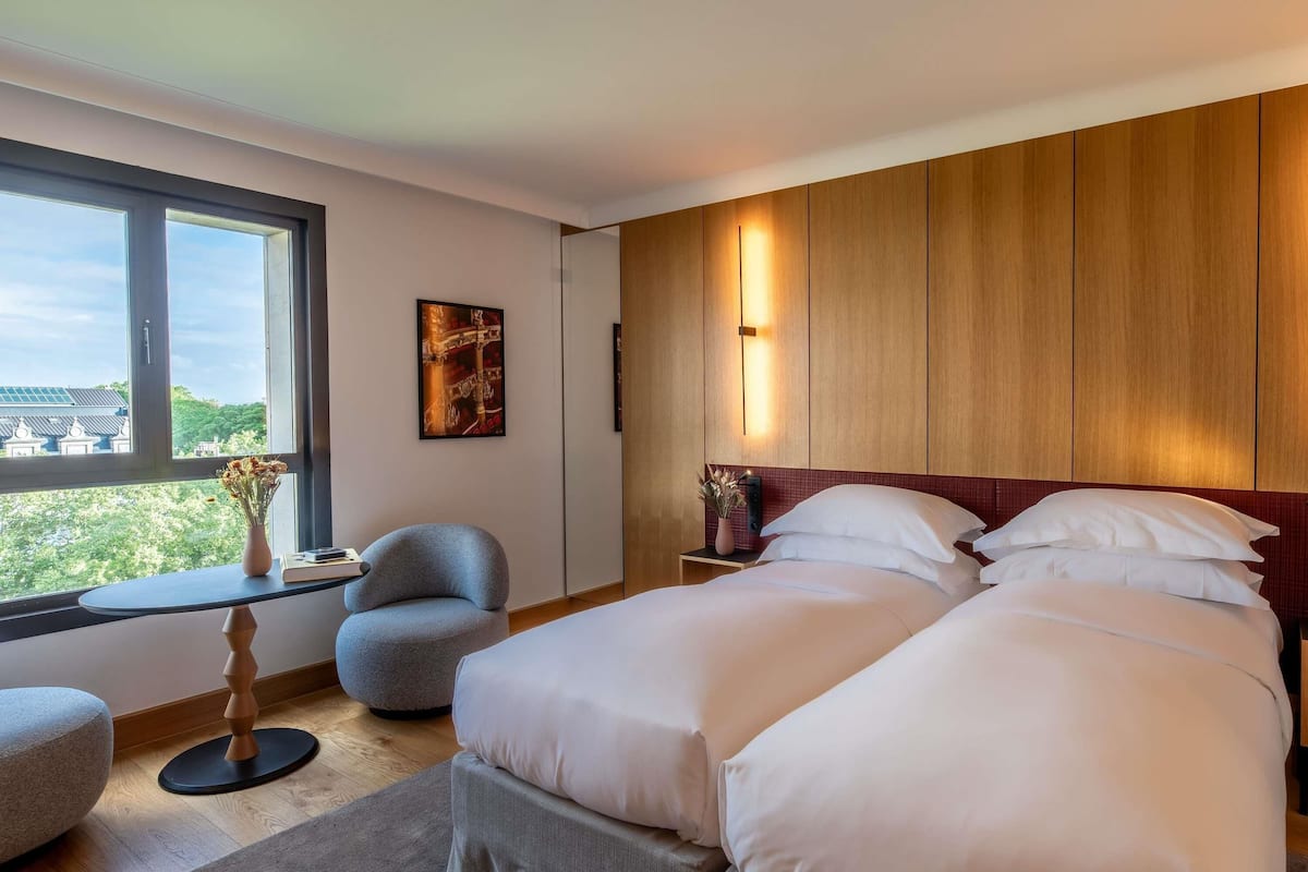 Superior Room, 2 Single Beds, City View | Premium bedding, down duvets, pillow-top beds, free minibar