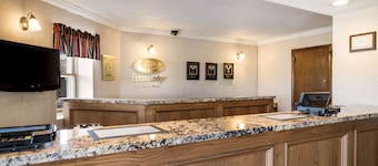 Econo Lodge Darien Lakes