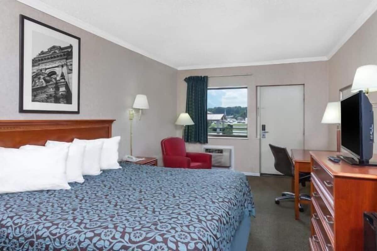 Pillowtop beds, iron/ironing board, rollaway beds, free WiFi