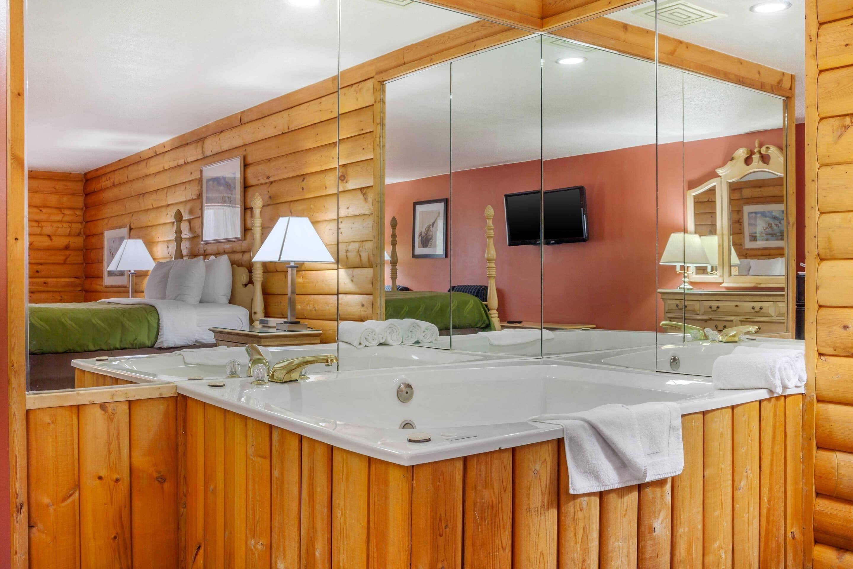 Suite, 1 Queen Bed, Non Smoking | Desk, blackout curtains, iron/ironing board, free WiFi