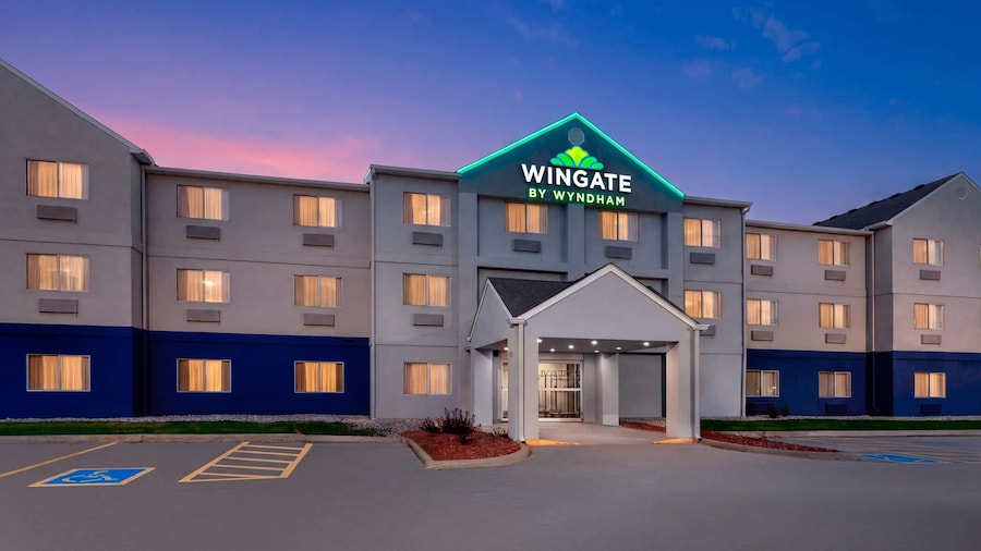 Wingate by Wyndham Oshkosh