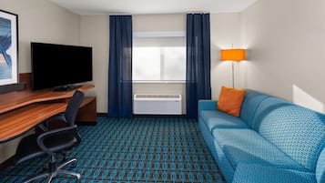 Premium bedding, desk, iron/ironing board, free WiFi