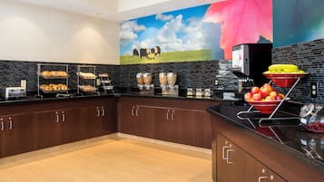 Free daily continental breakfast