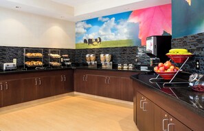 Desayuno continental incluido todos los días 