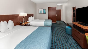 Premium bedding, desk, iron/ironing board, free WiFi