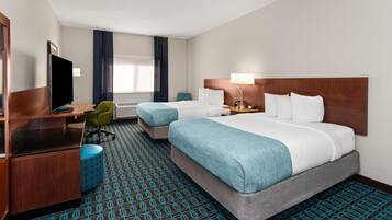 Premium bedding, desk, iron/ironing board, free WiFi