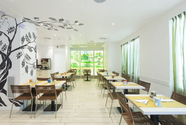 Daily buffet breakfast (EUR 18 per person)