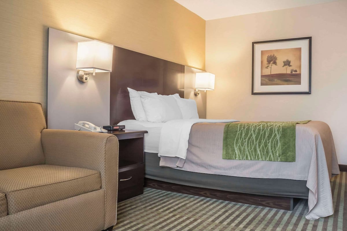 Premium bedding, desk, blackout drapes, iron/ironing board