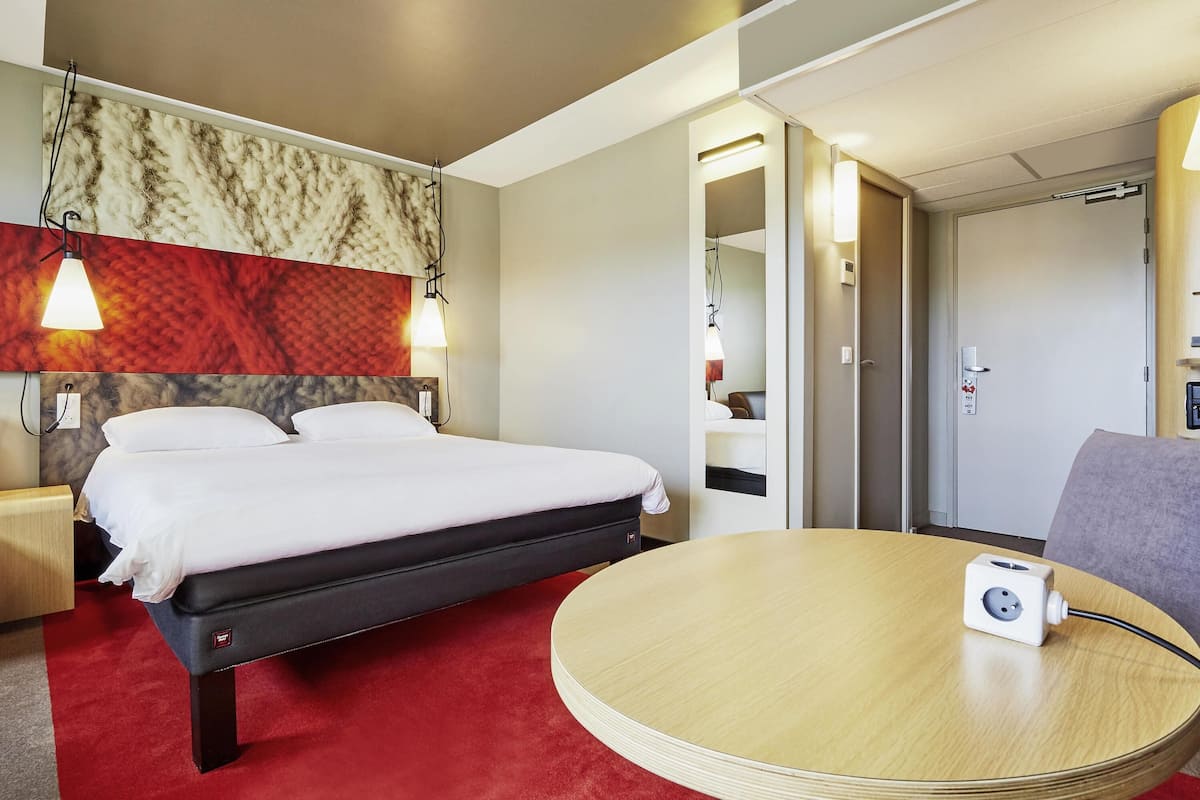 In-room safe, desk, blackout curtains, soundproofing