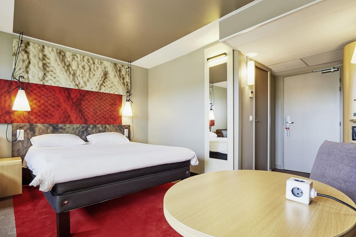 Premium Double Room, 1 Double Bed with Sofa bed, Balcony | In-room safe, desk, blackout drapes, soundproofing