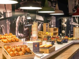 Daily buffet breakfast (EUR 15.00 per person)