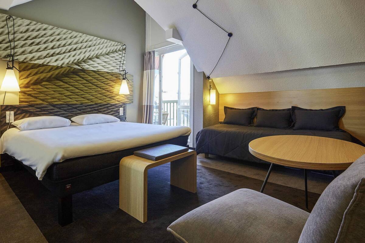 premium double room, 1 double bed with sofa bed, balcony | in-room safe, desk, blackout curtains, soundproofing