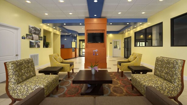 Lobby - Days Inn by Wyndham Fultondale (Fultondale)