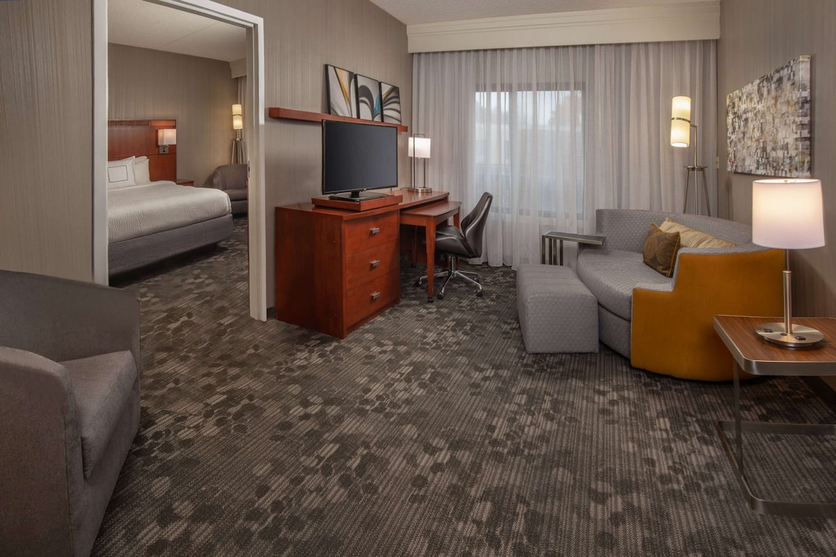 Suite, letti multipli, accessibile ai disabili (Hearing One Bedroom) | Servizio della camera