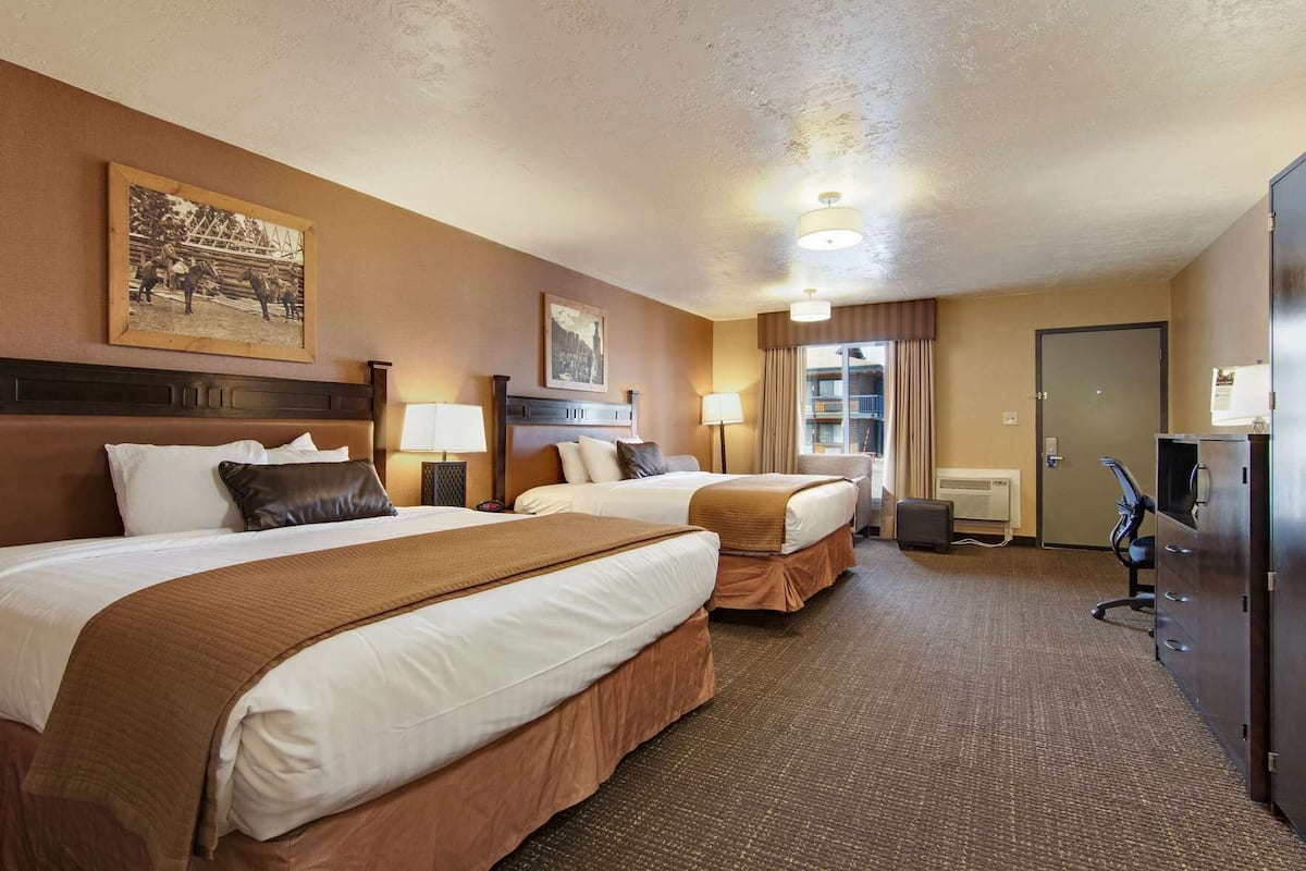 In-room safe, desk, laptop workspace, blackout drapes