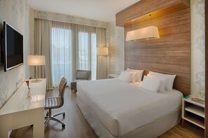 Premium bedding, minibar, in-room safe, desk