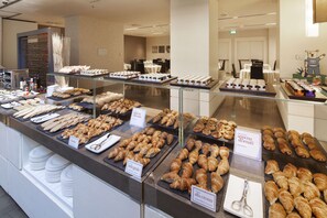 Daily buffet breakfast for a fee