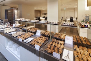 Daily buffet breakfast for a fee