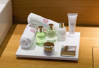 Bathroom amenities