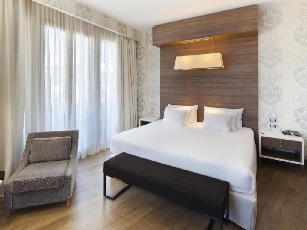 Hochwertige Bettwaren, Daunenbettdecken, Minibar, Zimmersafe