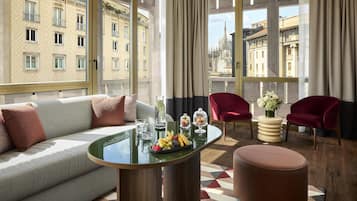 1 bedroom, premium bedding, down duvets, minibar