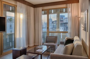 Suite | Premium bedding, minibar, in-room safe, desk
