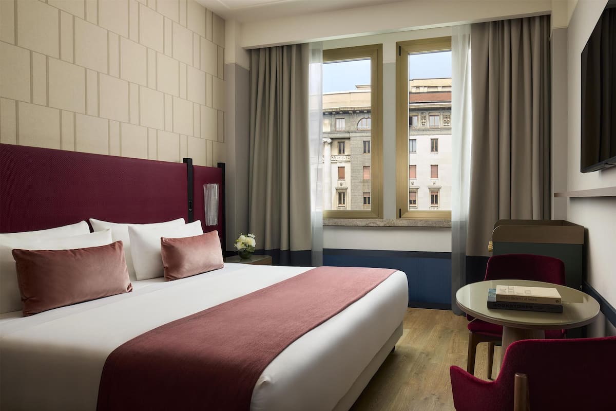 1 bedroom, premium bedding, down duvets, minibar
