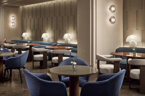 Tägliches Frühstücksbuffet gegen Gebühr