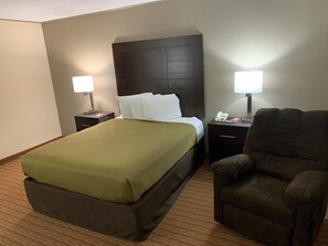 Desk, laptop workspace, iron/ironing board, free WiFi