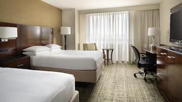 Kamer, 2 tweepersoonsbedden, niet-roken | Luxe beddengoed, pillowtop-bedden, een bureau, een laptopwerkplek