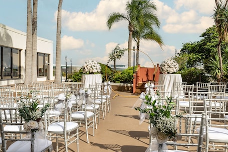 Outdoor wedding area. Tampa Airport Marriott