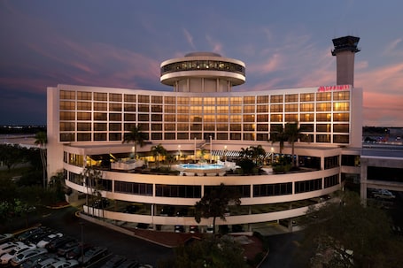 Exterior. Tampa Airport Marriott