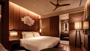 Minibar, iron/ironing board (on request), free WiFi - Hyatt Regency Fukuoka (Fukuoka)