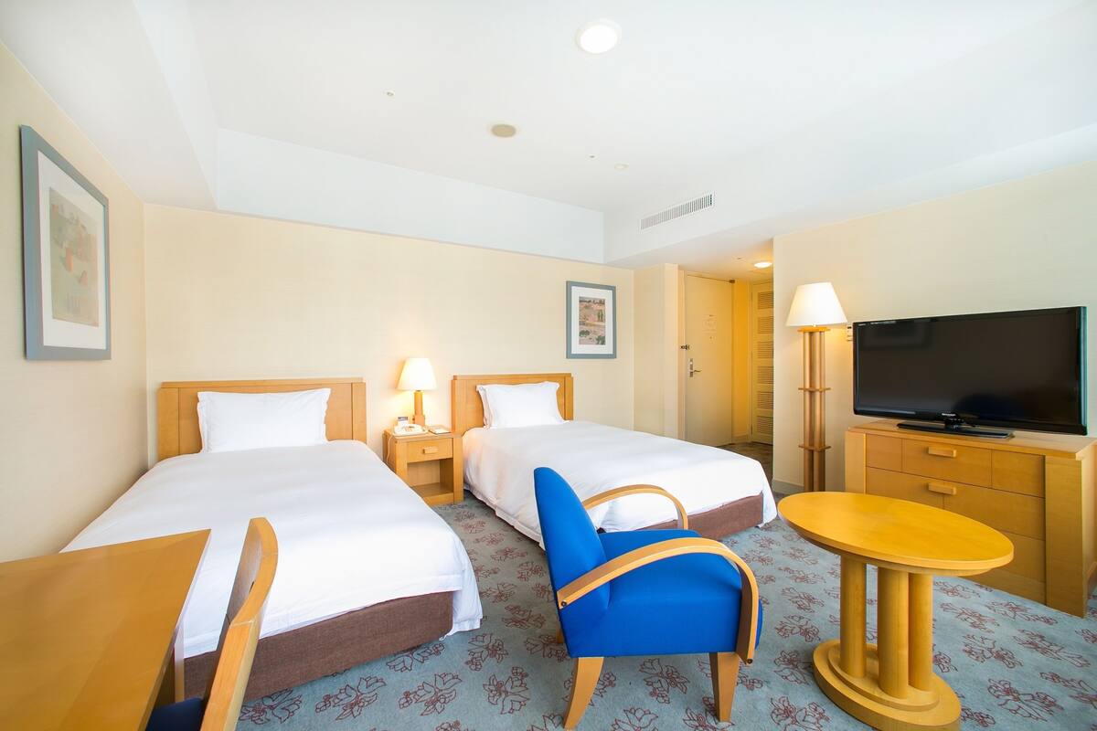 Minibar, iron/ironing board (on request), WiFi (free)