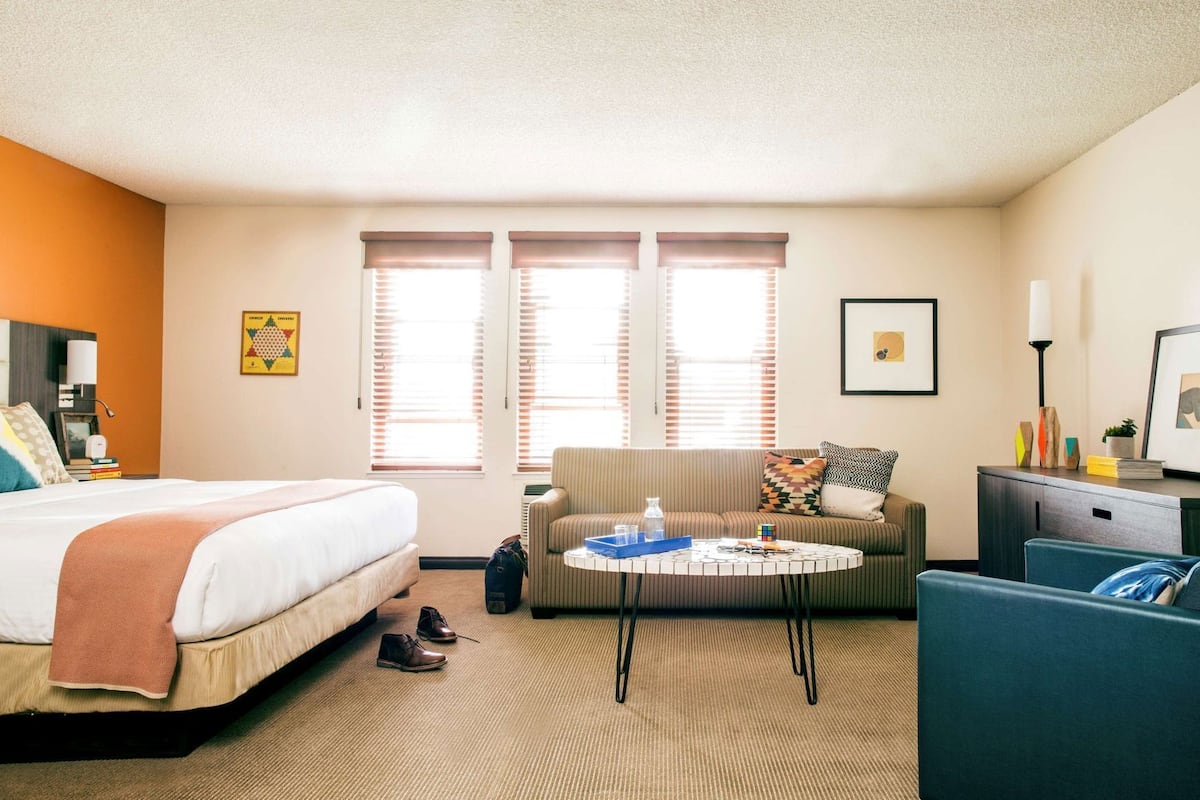 Egyptian cotton sheets, premium bedding, down duvets, minibar