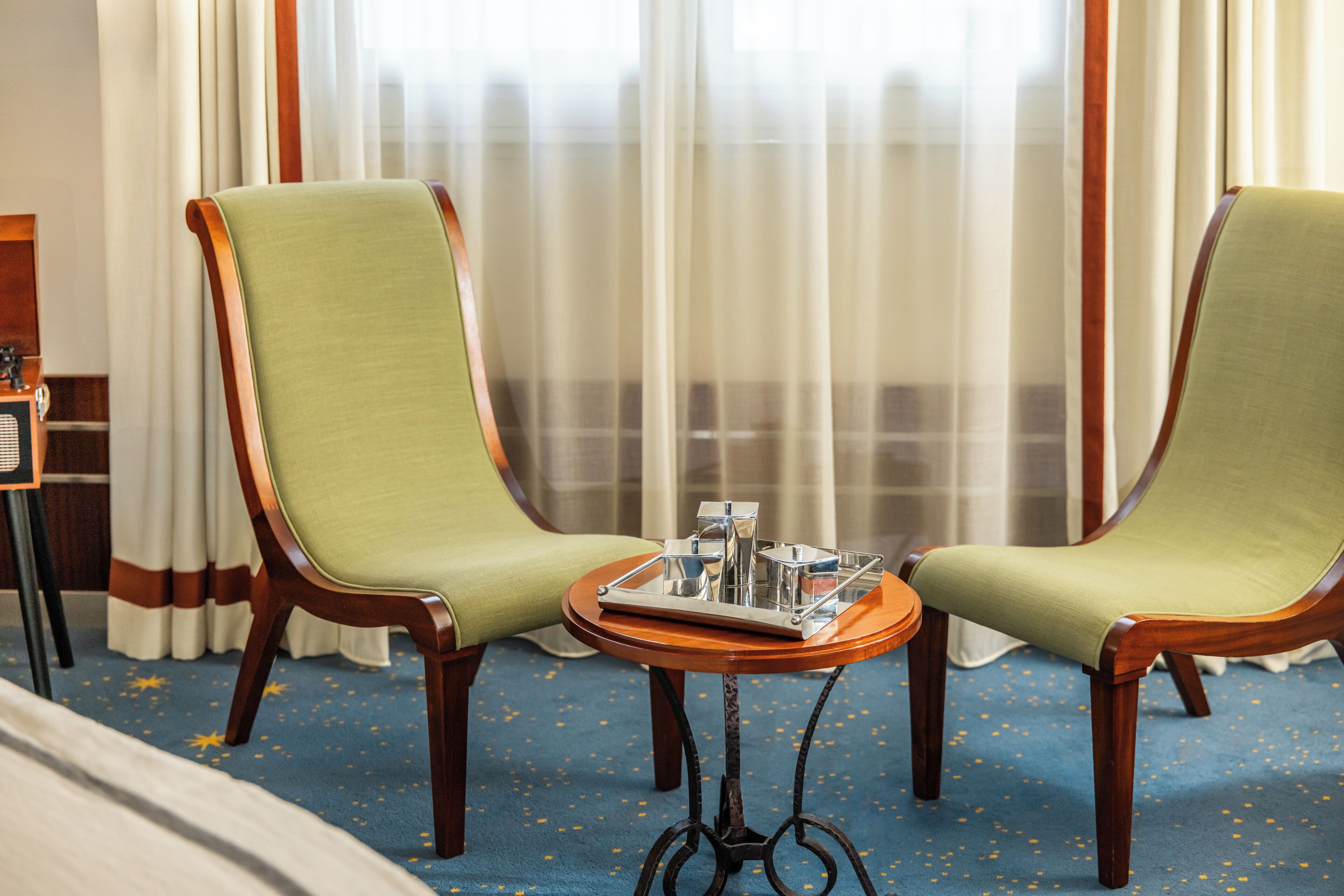 junior suite | living area | lcd tv, offices