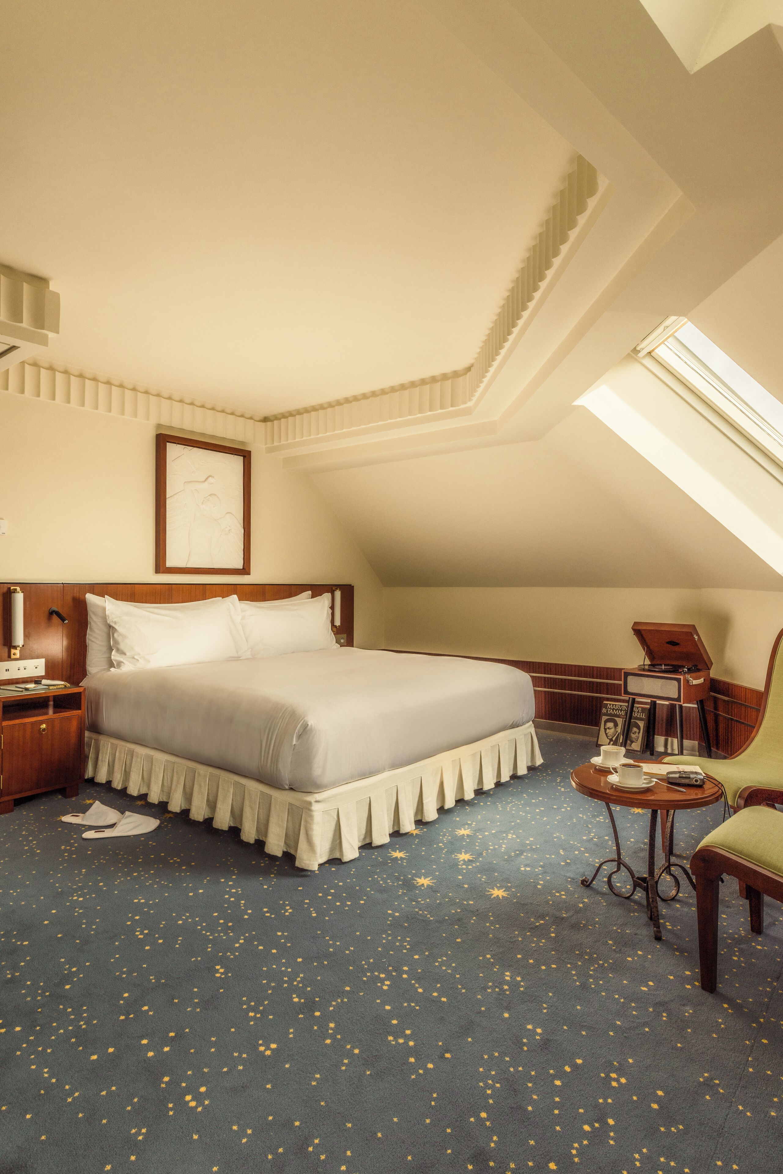 Deluxe Room | Premium bedding, minibar (free items), in-room safe, laptop workspace