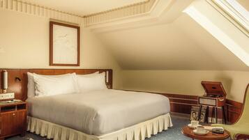 Deluxe Room | Premium bedding, minibar (free items), in-room safe, laptop workspace