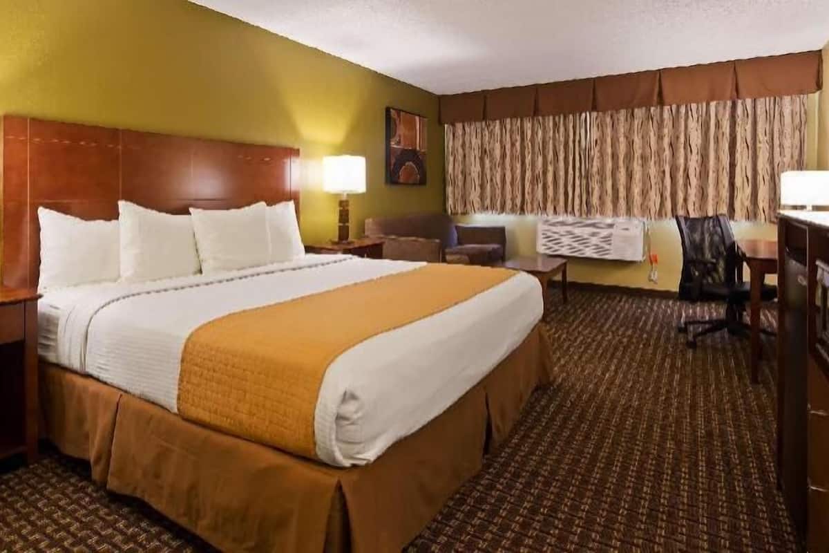 Egyptian cotton sheets, premium bedding, desk, iron/ironing board