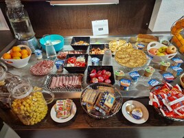 Desayuno buffet todos los días (con cargo)