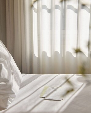 Petra Double | Egyptian cotton sheets, premium bedding, down comforters, minibar - Hotel Petra (Copenhagen)