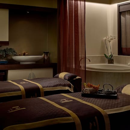 Sauna, hot tub, body treatments, hydrotherapy, aromatherapy, body wraps