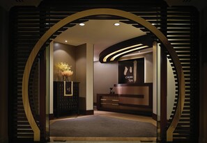 Sauna, hot tub, body treatments, hydrotherapy, aromatherapy, body wraps