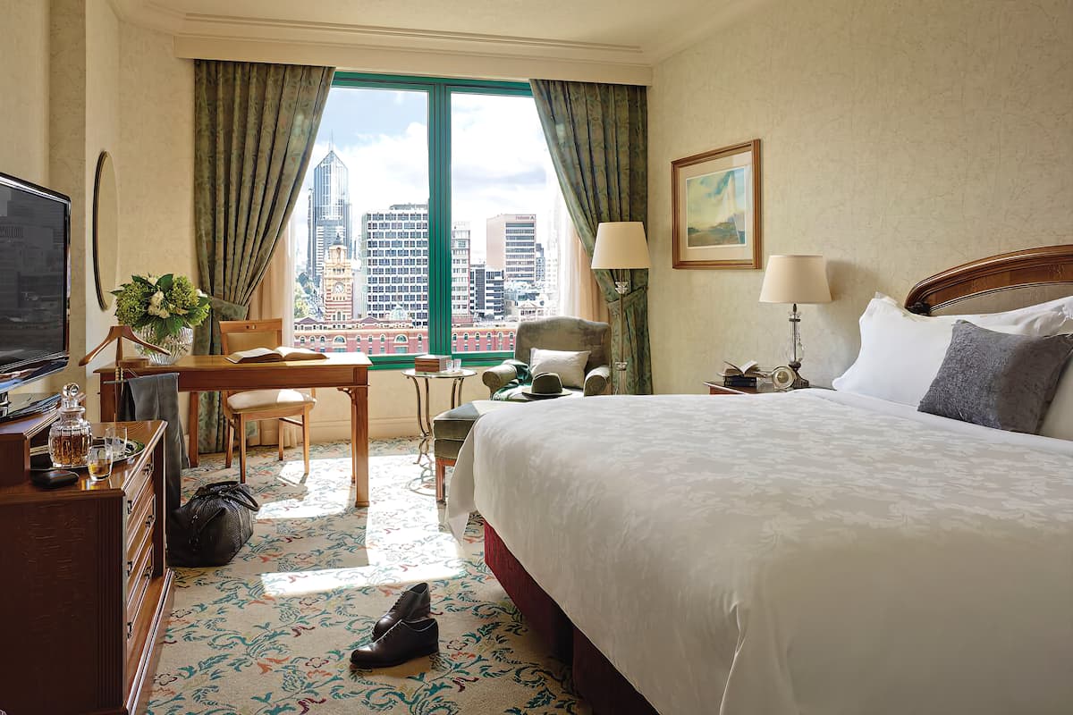 Egyptian cotton sheets, premium bedding, pillowtop beds, minibar